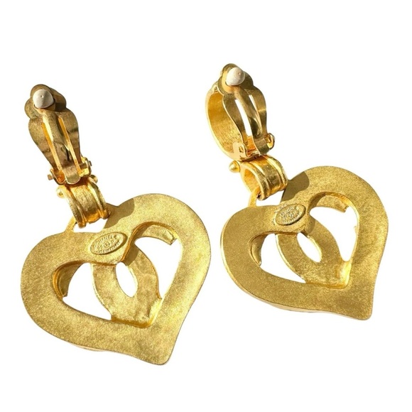 Chanel Iconic CC Logos Heart Gold Large Clip On Earrings with Box - Picture 7 of 8